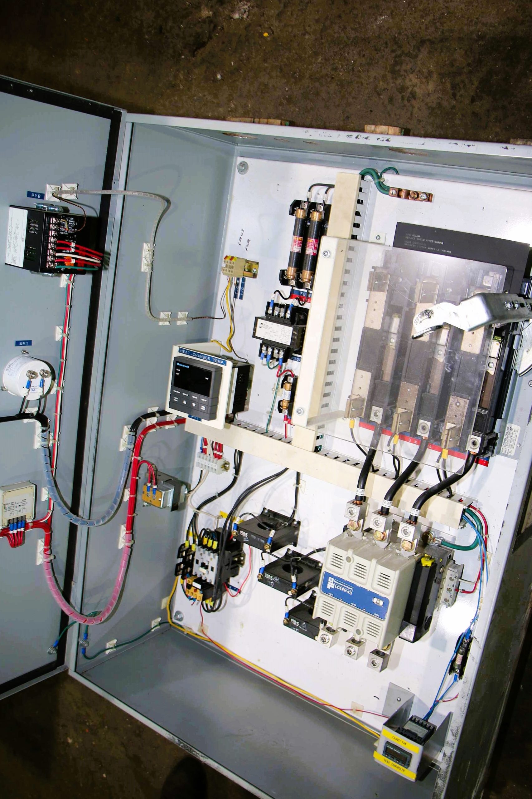 Detailed Picture of Used Gasmac Electric Melting and Holding Furnace