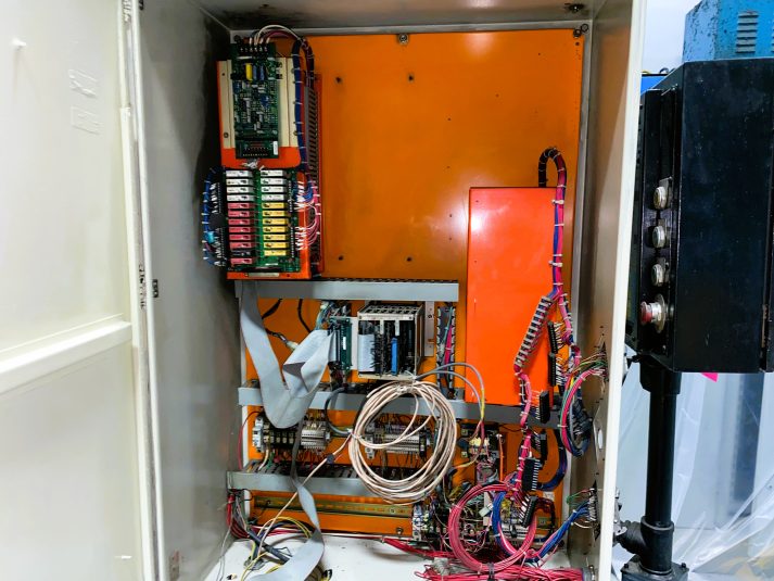 Imagen detallada de la máquina de fundición a presión vertical de cámara fría usada