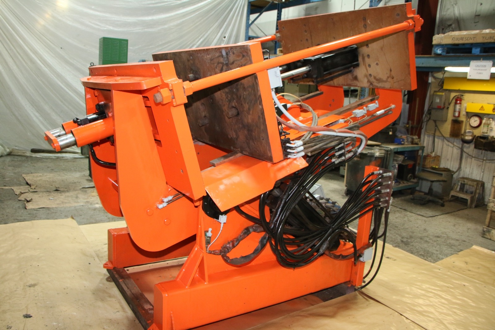 Imagen de la máquina de fundición por gravedad de vertido basculante Hall usada