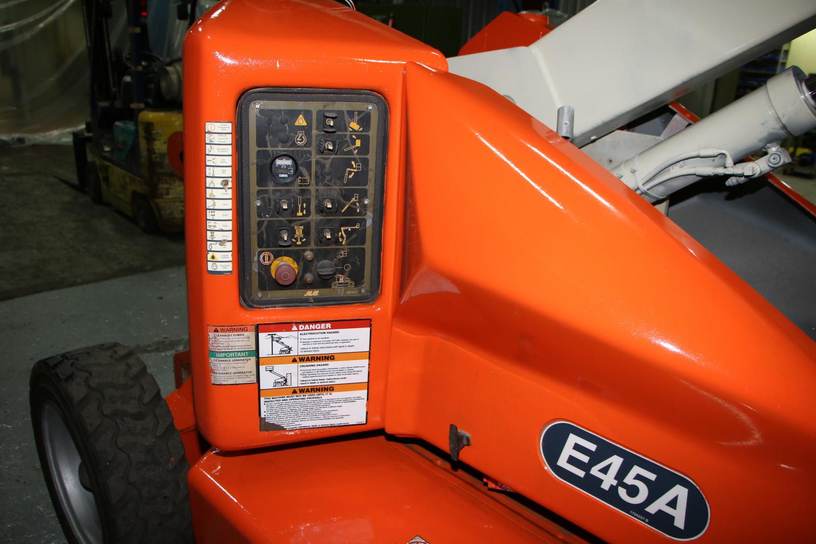 Detailed image of Used JLG Skyjack Boom Lift