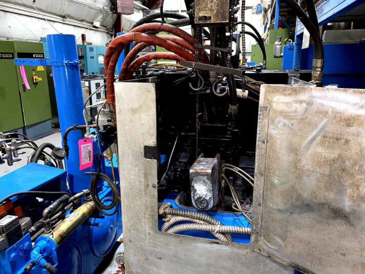 Imagen detallada de la máquina de fundición a presión Techmire Multi-Slide usada