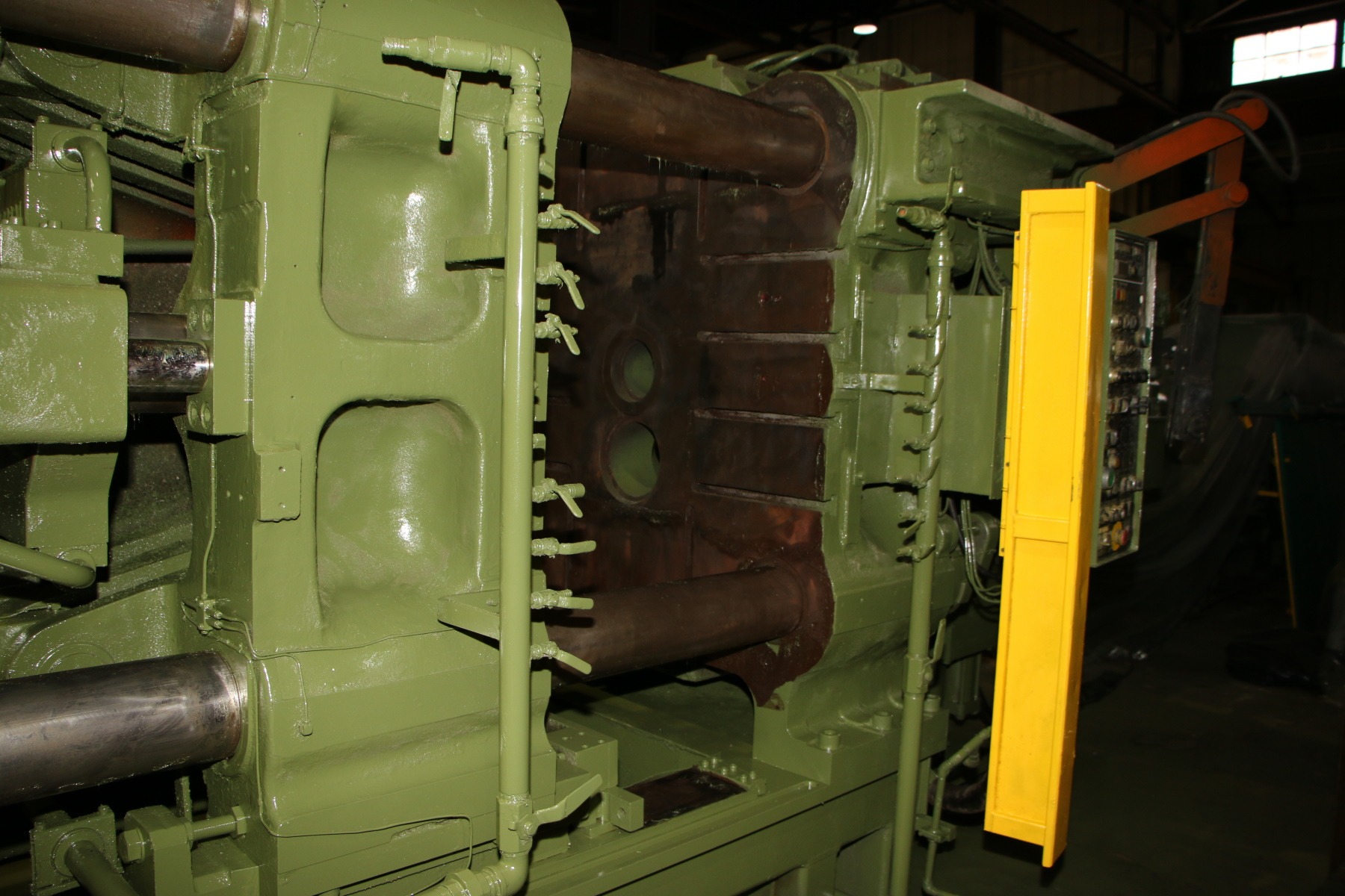 Detailed Picture of Used Cold Chamber Die Casting Machine