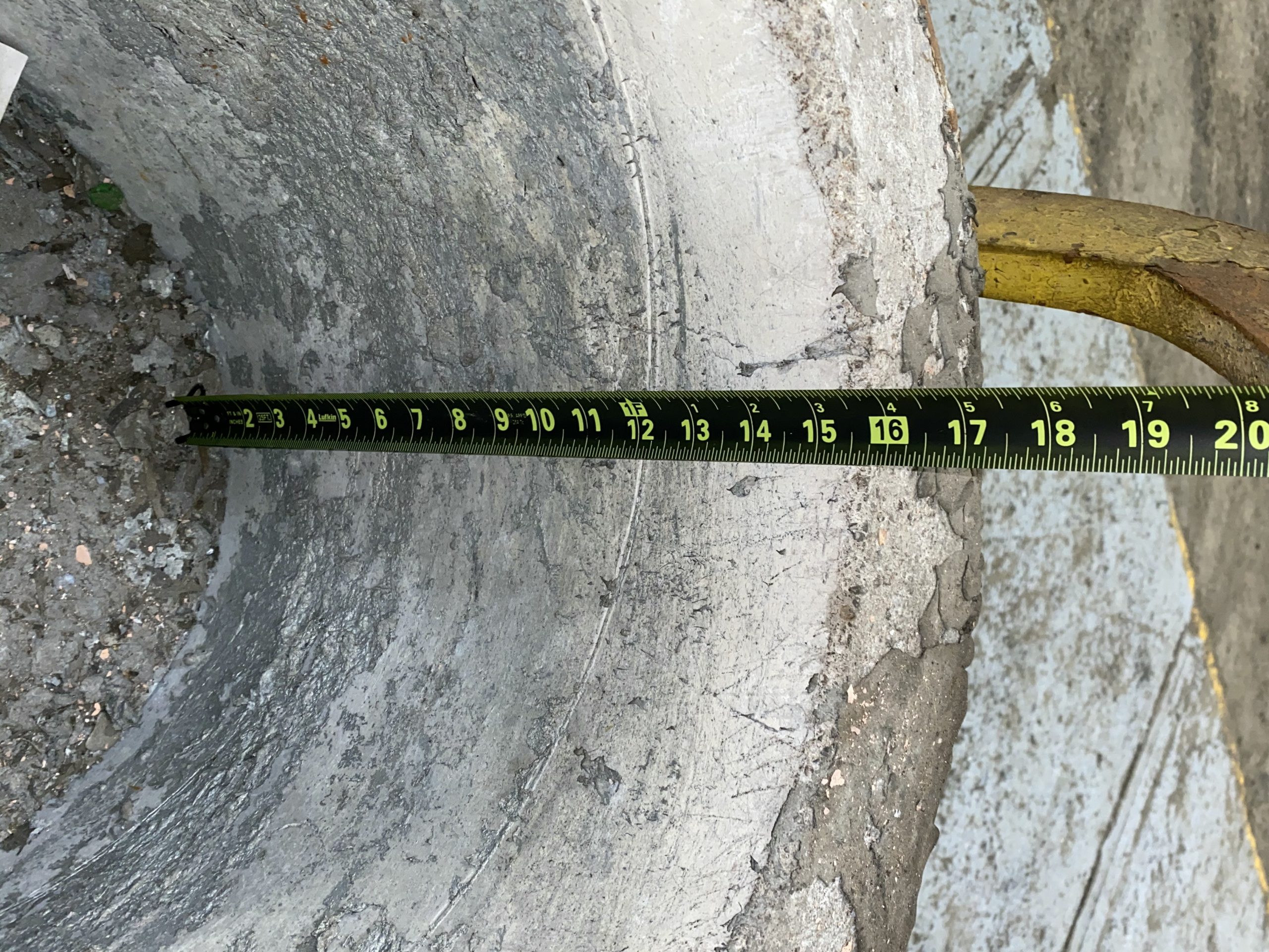 Detailed image of Used Geared Lip Pour Ladle