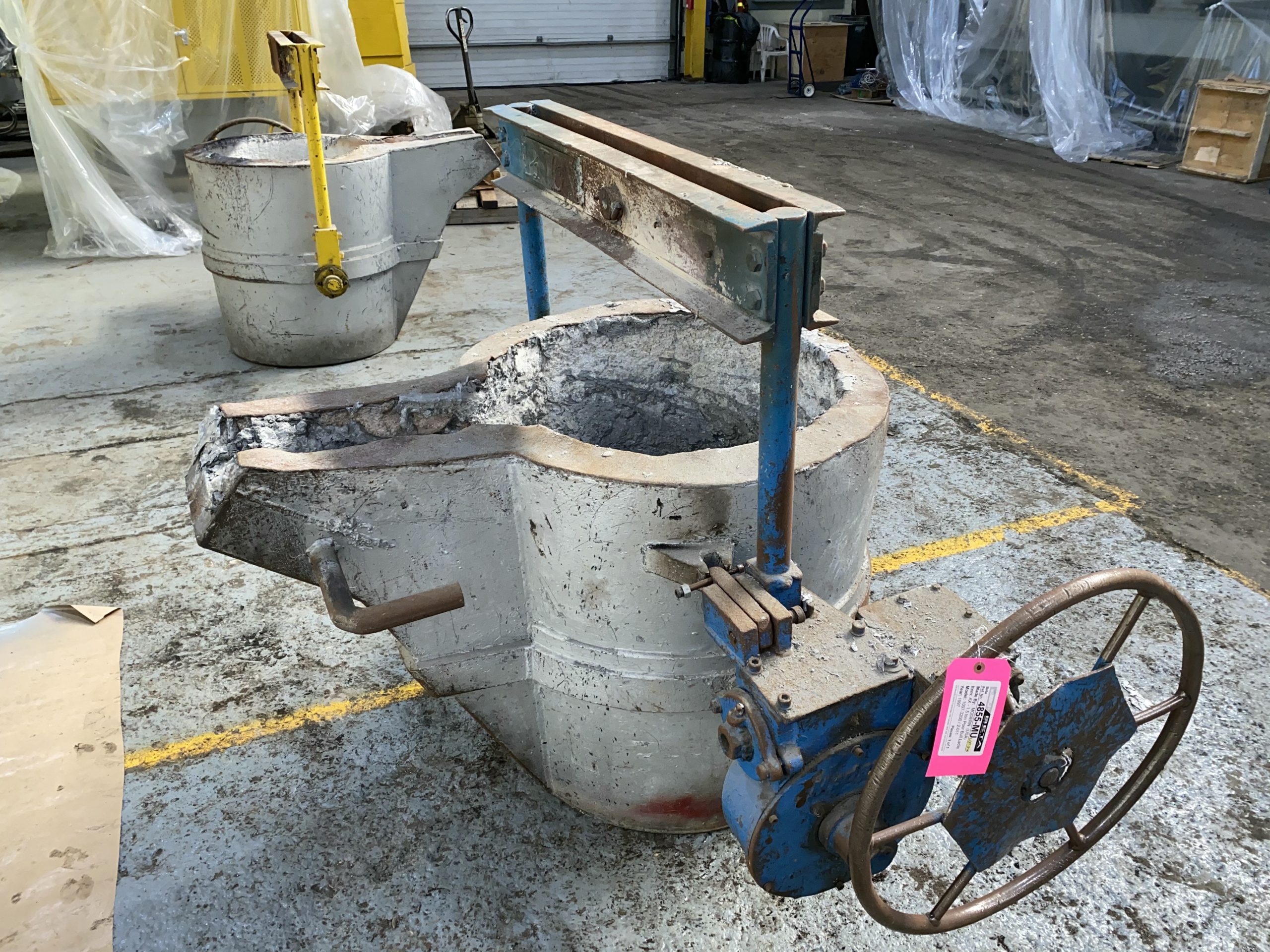 Picture of Used Geared Lip Pour Ladle