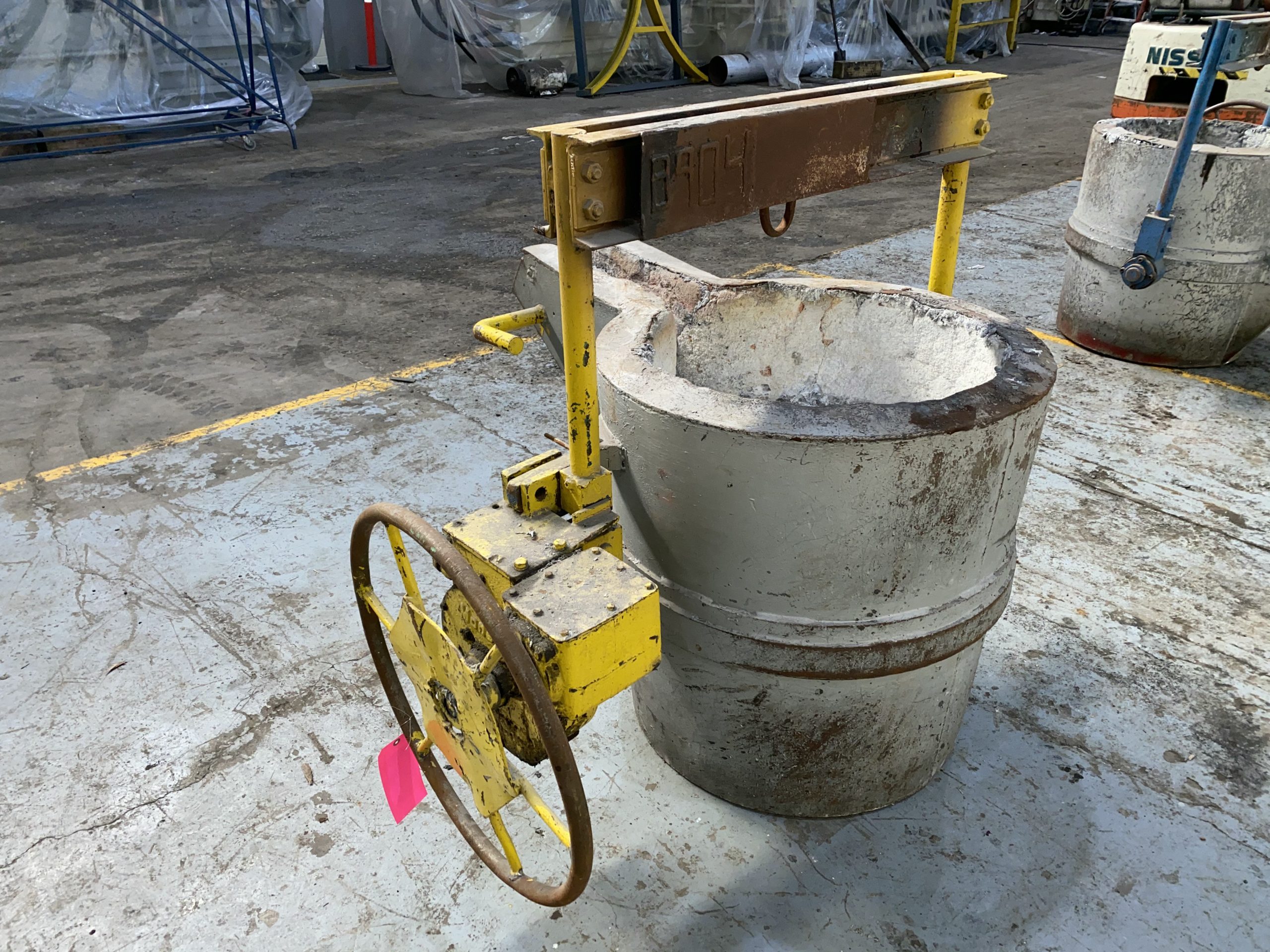 Detailed Picture of Used Geared Lip Pour Ladle