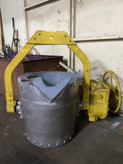 Picture of Used Lip Pour Ladle
