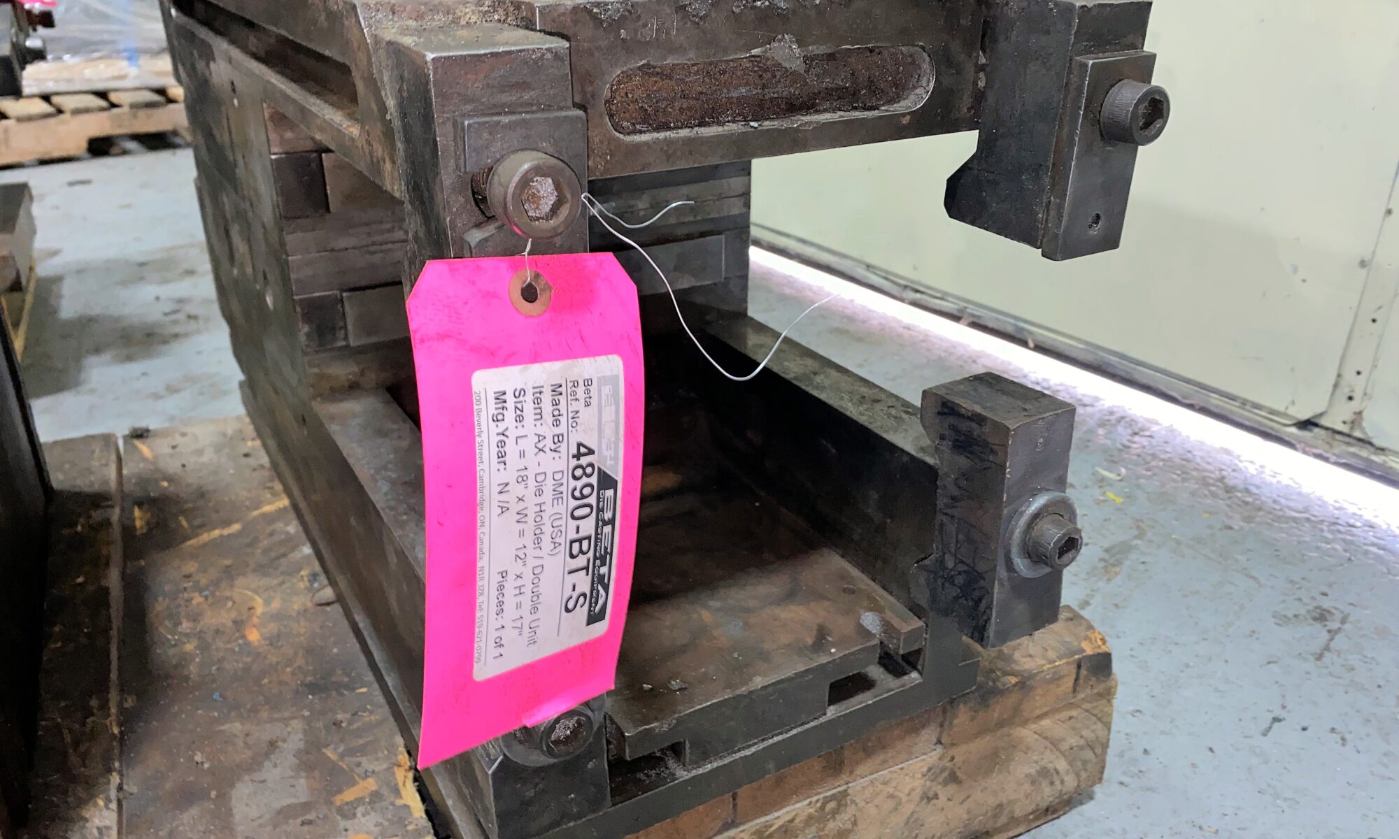 Picture of Used DME Standard Unit Die Holder