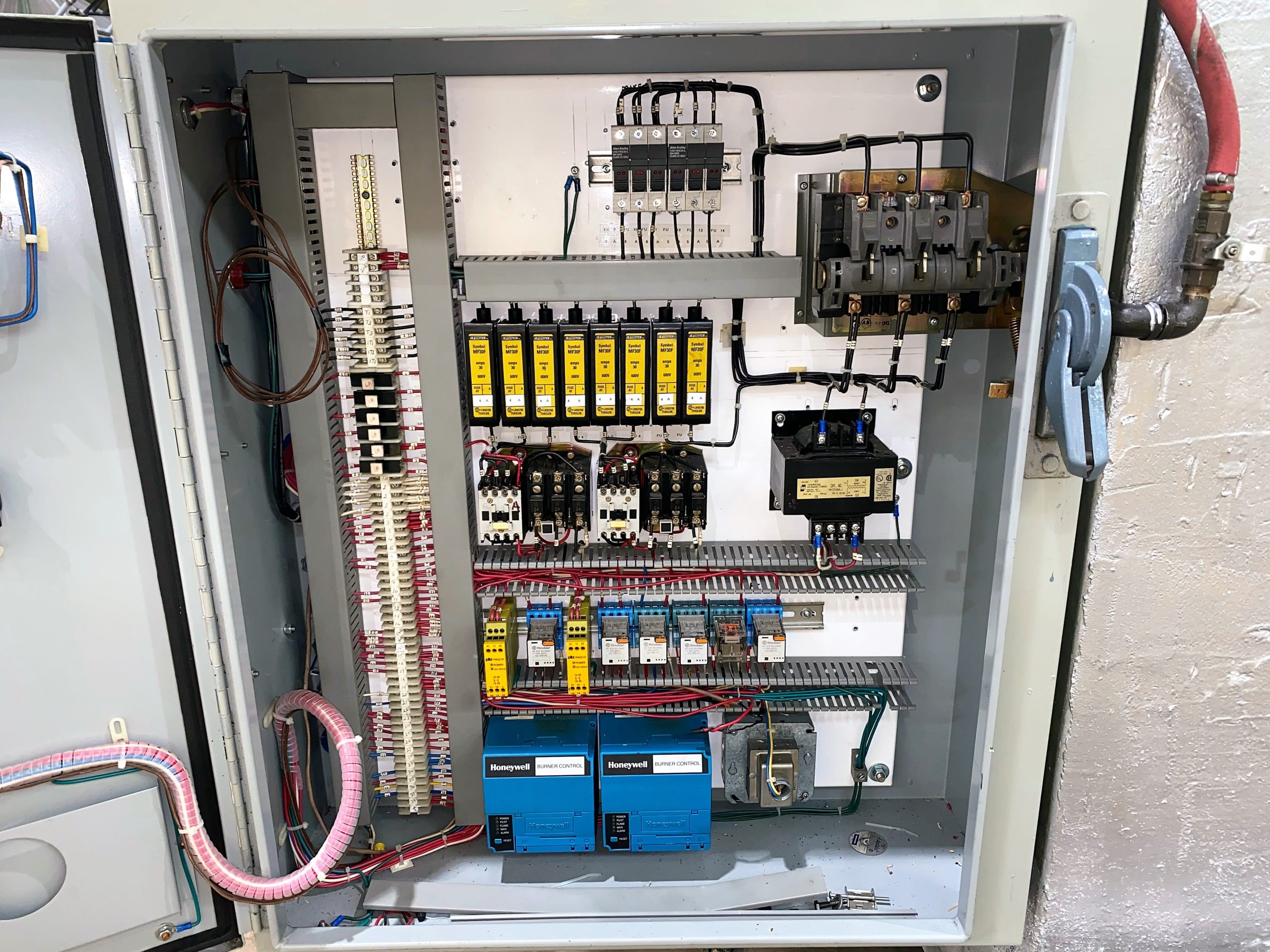 Detailed Picture of Used Falcontrol Zinc Gas Melting Furnace
