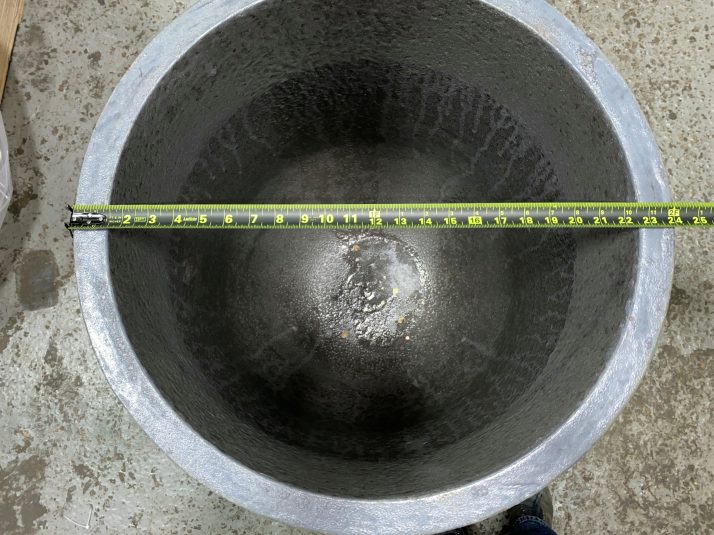 Detailed Picture of New Vesuvius Melting Furnace Crucible