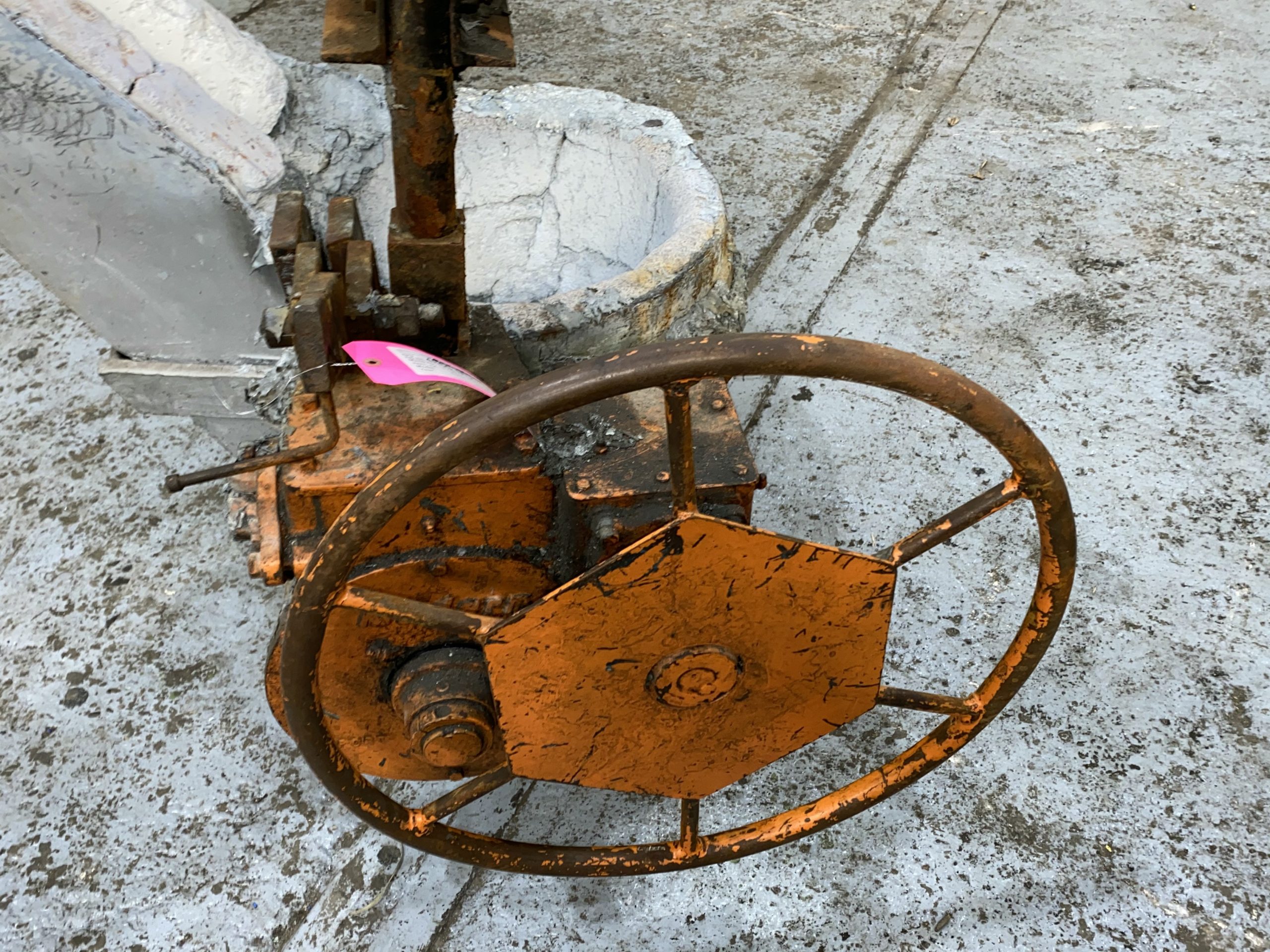 Image of Used Geared Lip Pour Ladle