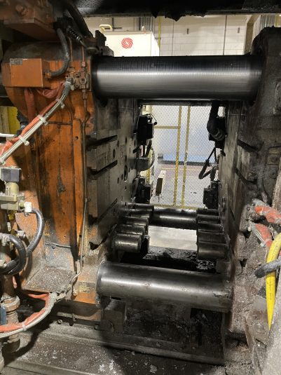 Máquina de fundición a presión de cámara fría Toshiba de 350 toneladas usada #4987
