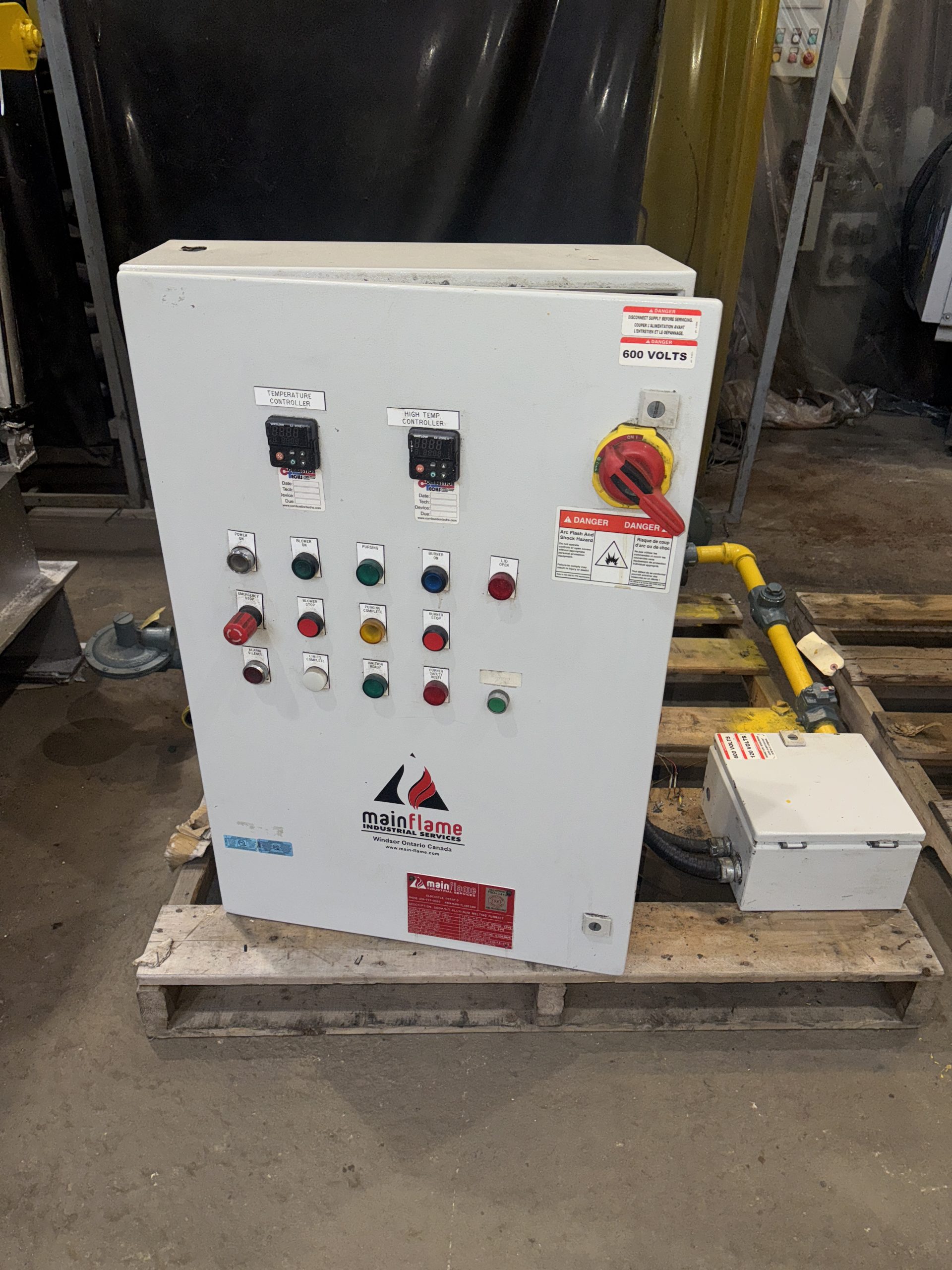 Main Flame 600 volts