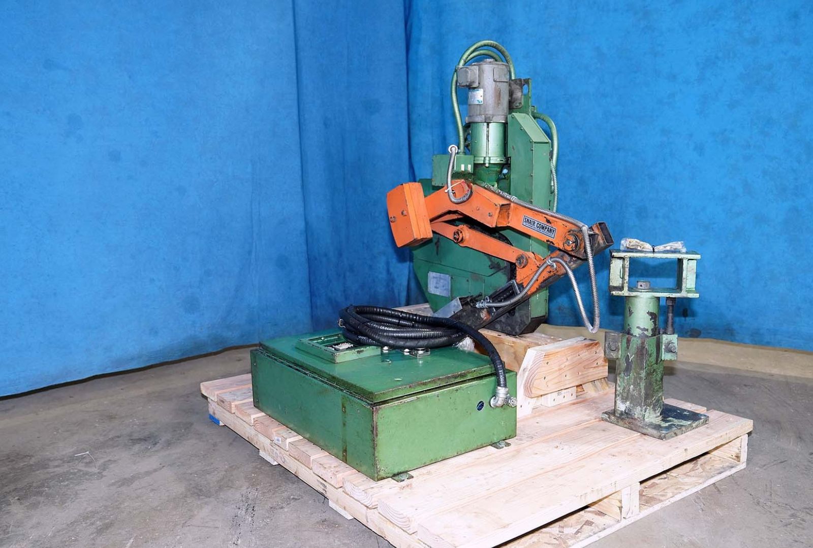 Used Snair Automatic Ladle – 30 Lbs Pour Cap – 65 Inch Stroke #5054