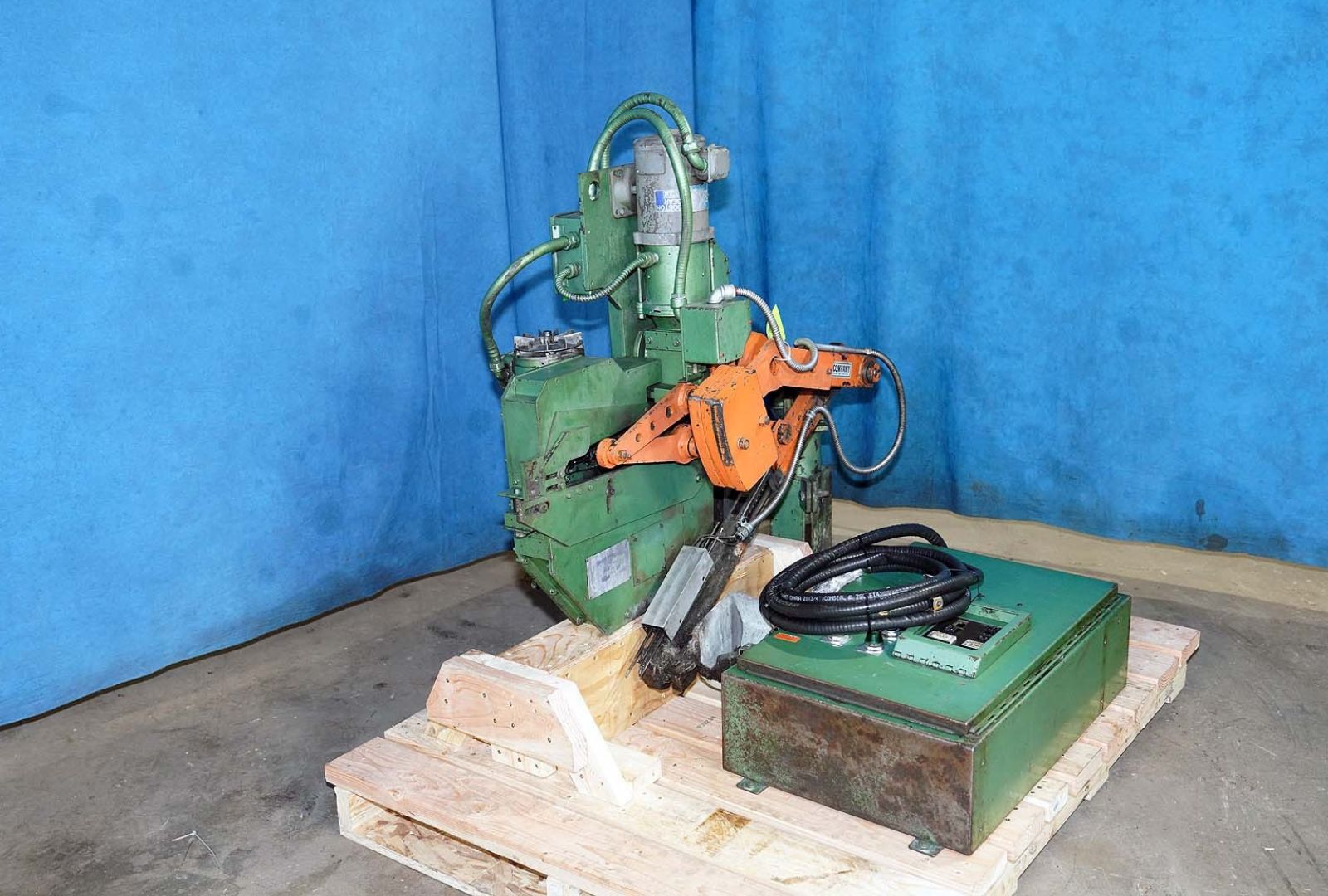 Used Snair Automatic Ladle – 30 Lbs Pour Cap – 65 Inch Stroke #5054